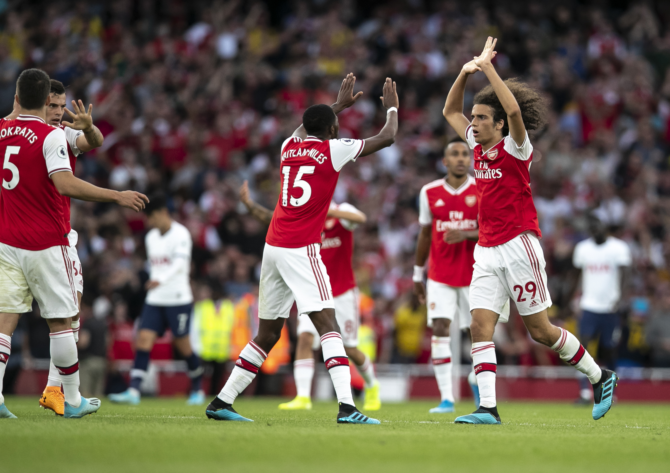 成为社媒热 成为社媒热